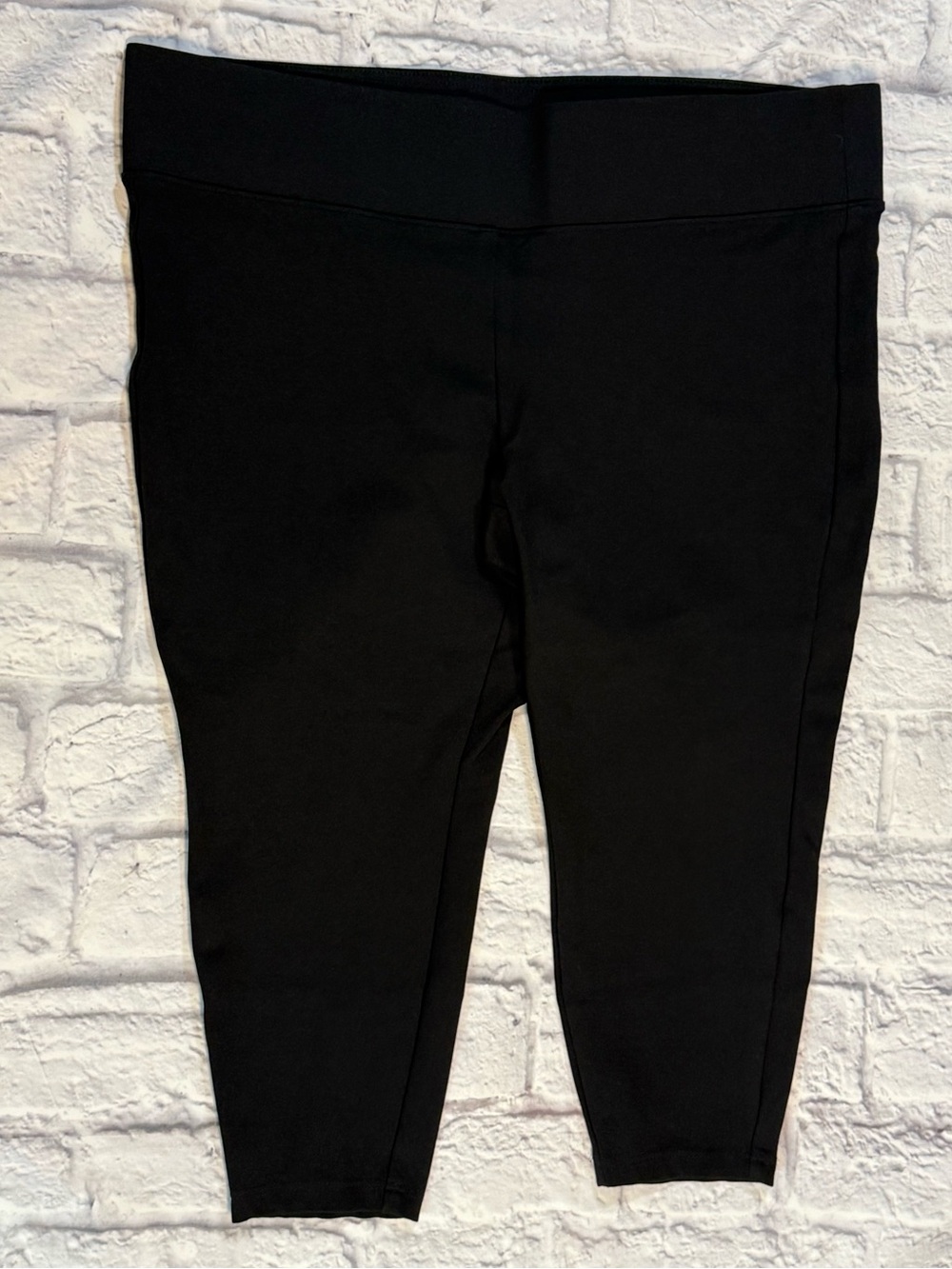 Torrid Ponte Black Pull On Pixie Pant Cropped Plus 3R